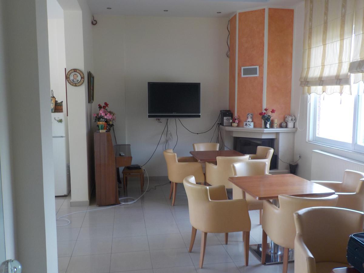 Hotel Kallithea Лутра Едипсу Екстериор снимка