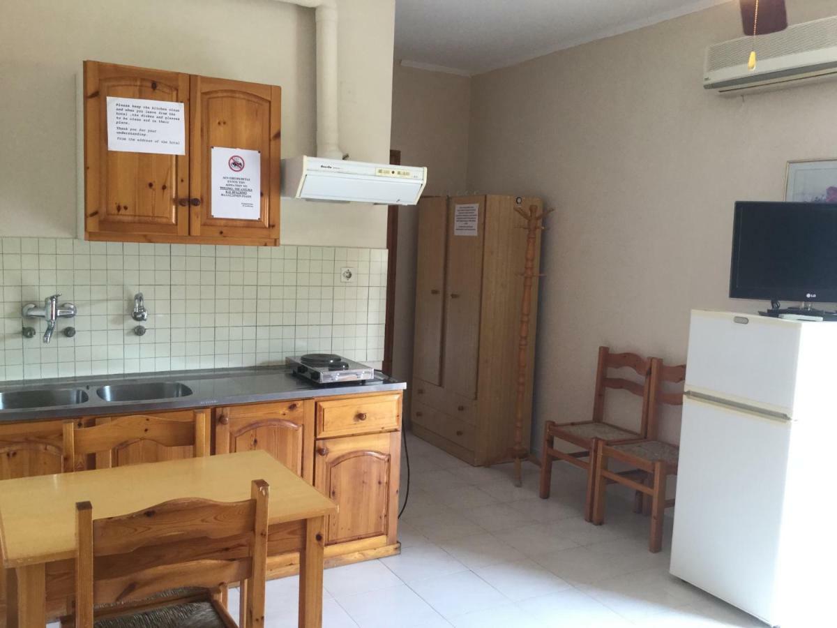 Hotel Kallithea Лутра Едипсу Екстериор снимка
