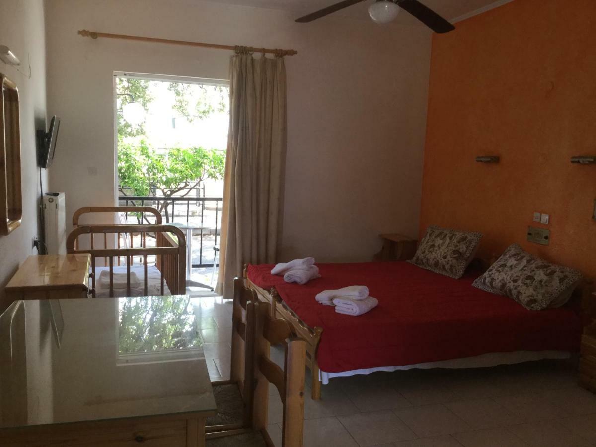 Hotel Kallithea Лутра Едипсу Екстериор снимка